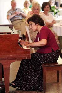 Victoria Bragin playing for Museum docents